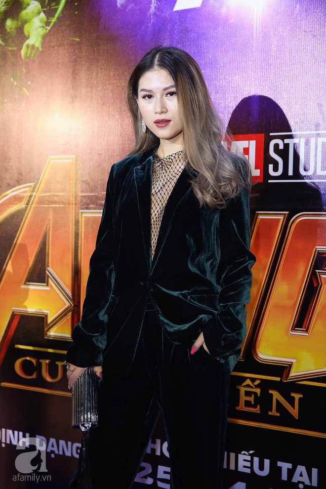 Linh Chi - Lâm Vinh Hải đẹp đôi, tình tứ diện đồ ton-sur-ton - Ảnh 7. Linh Chi - Lâm Vinh Hải đẹp đôi, tình tứ diện đồ ton-sur-ton - Ảnh 7.