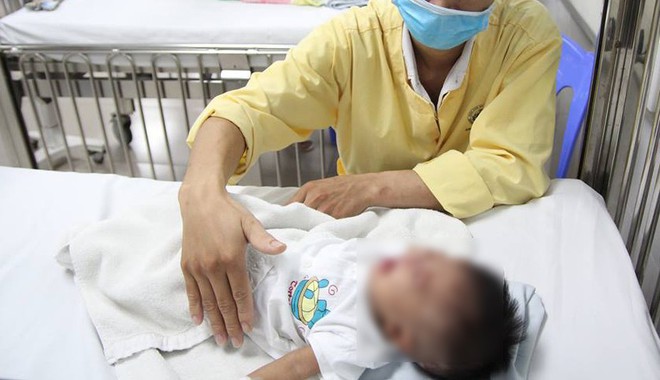 Gần 100 trẻ mắc sởi được phát hiện và điều trị tại Bệnh viện Nhi Trung ương - Ảnh 1.