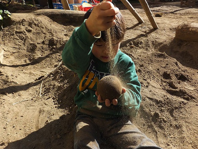 Vào tay người Nhật, bùn nhão đất khô cũng trở thành một kiệt tác nghệ thuật long lanh đến thế này đây - Ảnh 7.