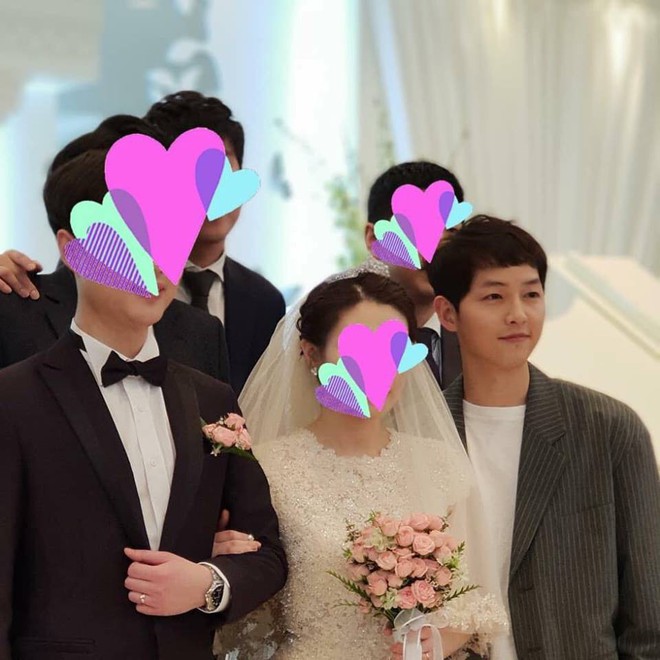Song Joong Ki ăn diện bảnh bao, chạy show đám cưới mà không có Song Hye Kyo - Ảnh 1.