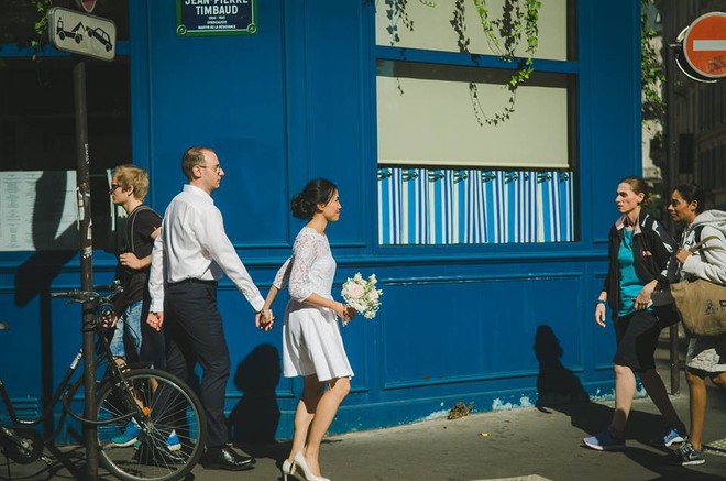 Đám cưới tối giản của cặp Việt - Pháp, chưa đến 20 khách mời, váy cưới mua online, mà ai cũng ngưỡng mộ ao ước - Ảnh 4.