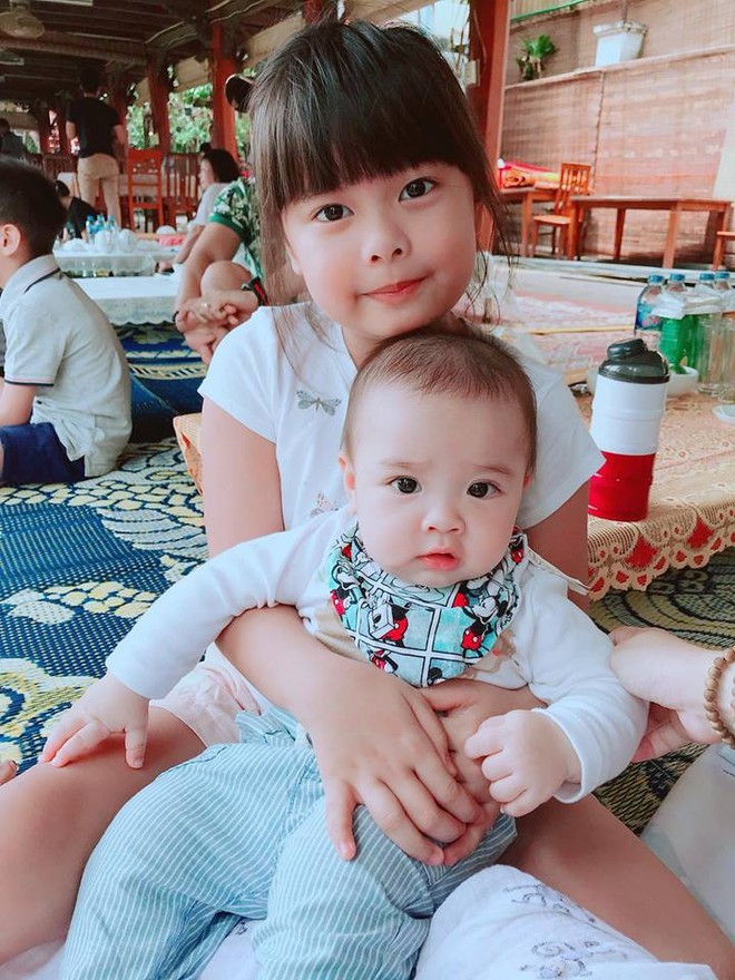 Nghỉ lễ này dân tình chen nhau đi biển lên núi, các hotmom xinh đẹp lại rủ nhau ở nhà - Ảnh 2.