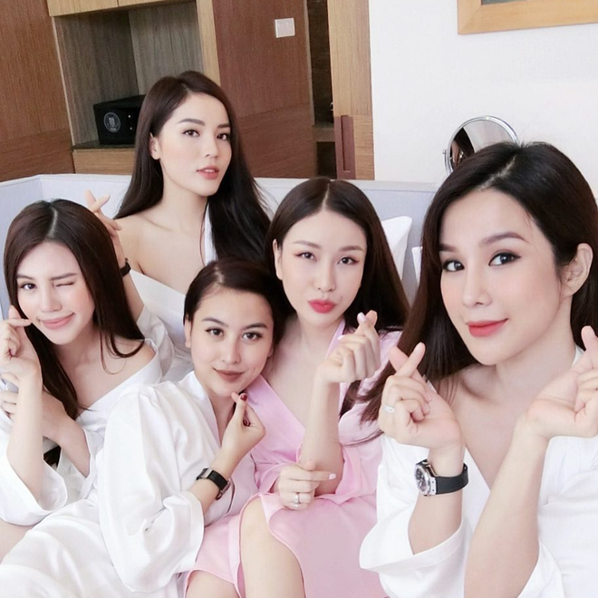 Soi nhất cử nhất động của sao Việt (30/4) - Ảnh 11.