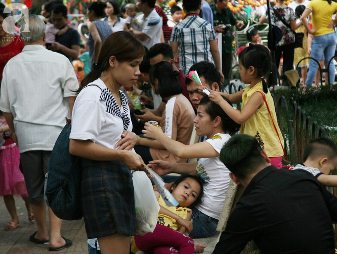 Hà Nội: CV Thủ Lệ thất thủ trước hàng vạn người đổ về vui chơi ngày nghỉ lễ thứ 3 - Ảnh 16.