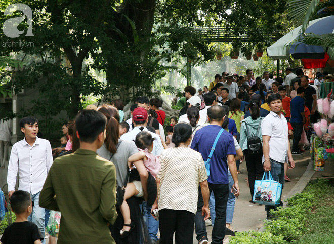 Hà Nội: CV Thủ Lệ thất thủ trước hàng vạn người đổ về vui chơi ngày nghỉ lễ thứ 3 - Ảnh 10.