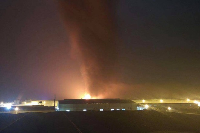 Nhà kho công ty ở Quảng Ninh bốc cháy ngùn ngụt lúc rạng sáng - Ảnh 4.