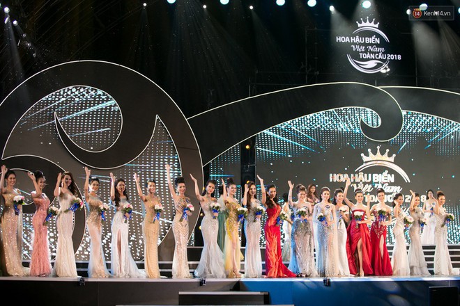 Clip: Thí sinh Hoa hậu Biển vấp váy, té ngã trên sân khấu được gọi tên vào Top 40 trong đêm Bán kết - Ảnh 10.