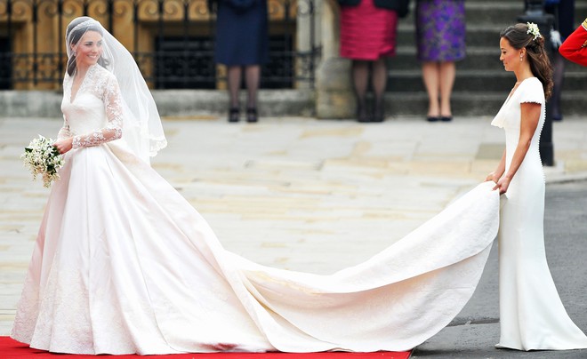 Mê chiếc váy cưới xa xỉ của Công nương Kate, các cô dâu tương lai đã có lựa chọn bình dân hơn từ BST mới nhất của H&M - Ảnh 2.