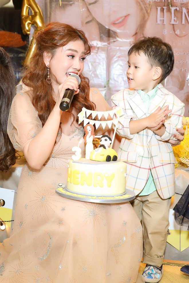 Thu Thủy xúc động hát tặng cho con trai cưng trong ngày sinh nhật lên 3 - Ảnh 21.