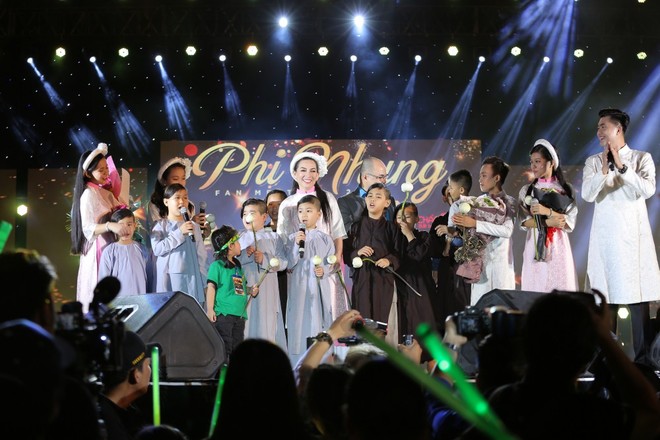 Phi Nhung  gây bất ngờ khi cover các ca khúc hit theo phong cách sôi động quẩy tung sân khấu - Ảnh 6.