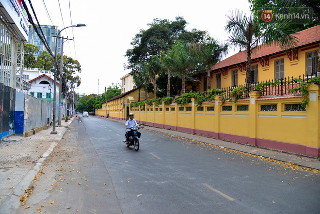 Chùm ảnh: Những ngày này, có một Sài Gòn tĩnh lặng lạ thường khi người dân đã rủ nhau đi trốn - Ảnh 6.