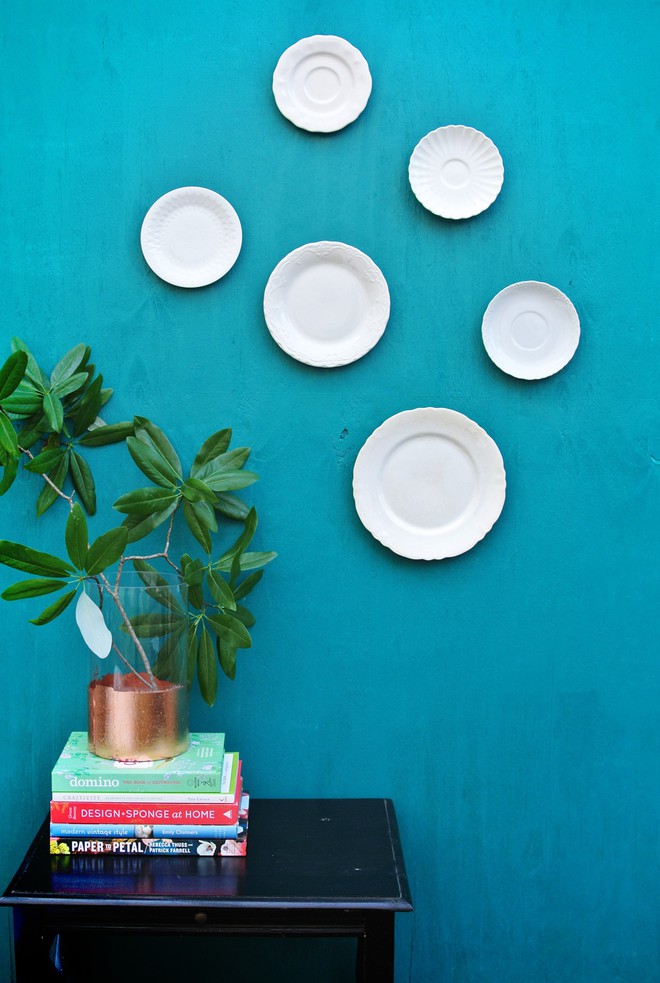 Trang trí tường bằng đĩa vừa rẻ vừa dễ, lại có thể kết hợp được với bất cứ dạng nội thất nào, tại sao bạn không thử? - Ảnh 2.