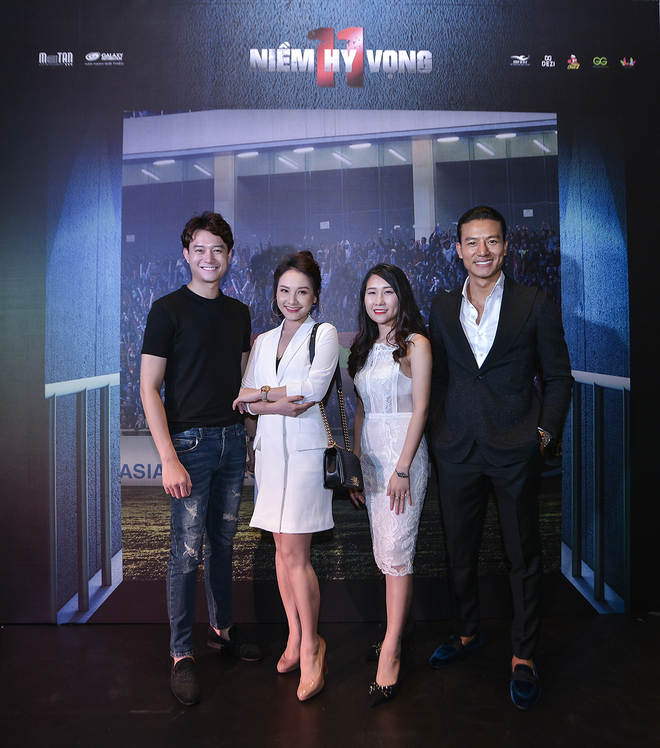 Ai ngờ được có ngày chồng thật và chồng màn ảnh của Bảo Thanh lại đứng cùng một khung hình thế này - Ảnh 2. Ai ngờ được có ngày chồng thật và chồng màn ảnh của Bảo Thanh lại đứng cùng một khung hình thế này - Ảnh 2.