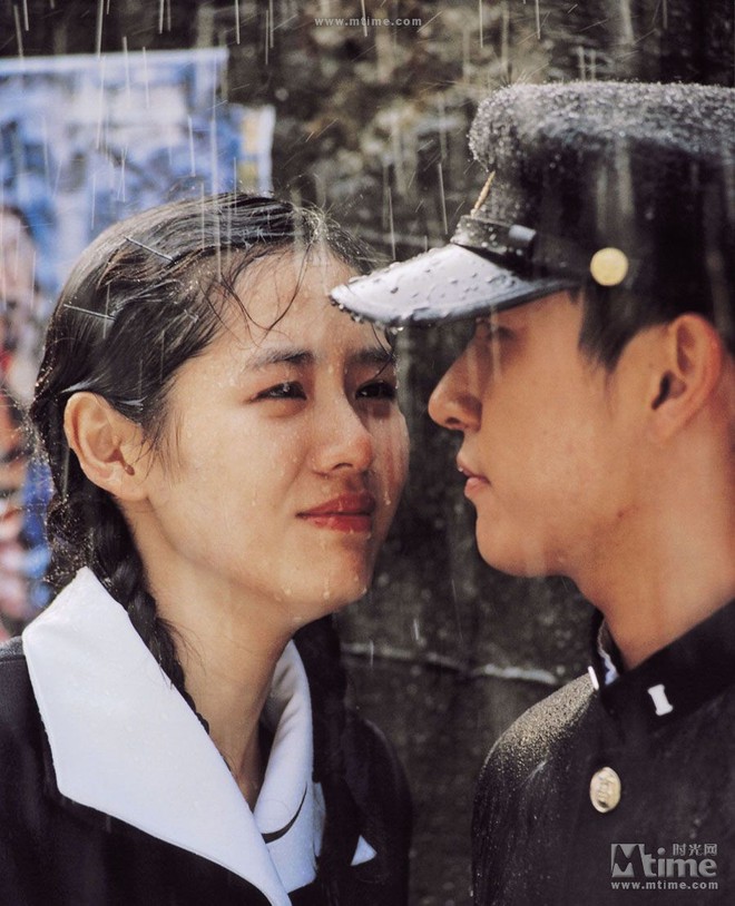 Hơn cả cặp Chị đẹp, màn tái hợp như phim giữa Son Ye Jin và tình cũ sau 15 năm tại Baeksang bỗng được chú ý - Ảnh 3.