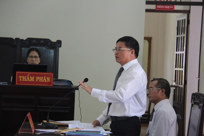 CẬP NHẬT: Nguyễn Khắc Thủy liên tục giơ tay, lớn tiếng cho rằng nếu mình bị kết tội là không công bằng - Ảnh 1.