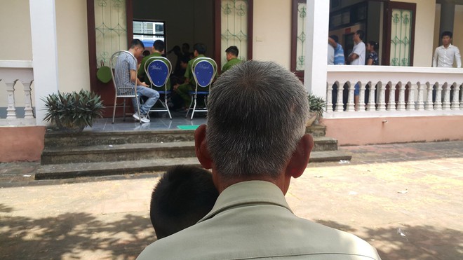 Nỗi lòng người vợ gánh nợ, lo tiền trả bồi thường cho chồng trong vụ xe ô tô lùi trên cao tốc khiến 4 người chết - Ảnh 4.