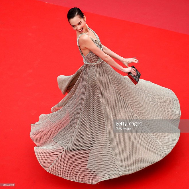 Không phải Phạm Băng Băng, đây mới là mỹ nhân châu Á có những khoảnh khắc thần sầu nhất tại thảm đỏ Cannes - Ảnh 12.