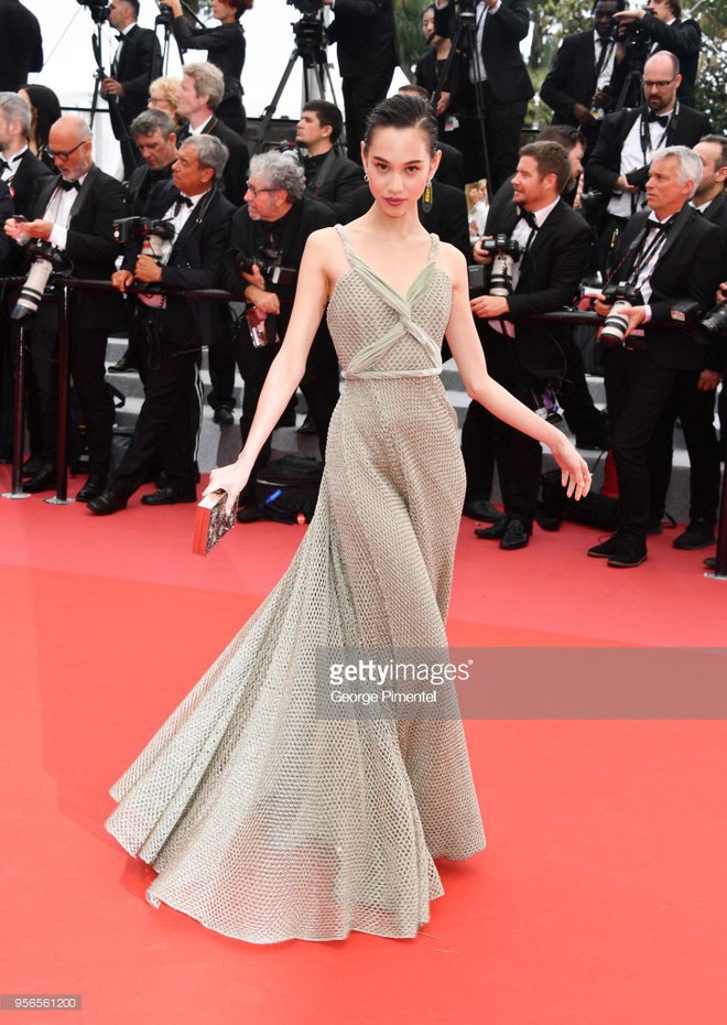 Không phải Phạm Băng Băng, đây mới là mỹ nhân châu Á có những khoảnh khắc thần sầu nhất tại thảm đỏ Cannes - Ảnh 3.