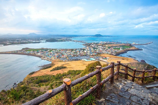 Vì sao du khách mê đảo Jeju như điếu đổ - Ảnh 1.
