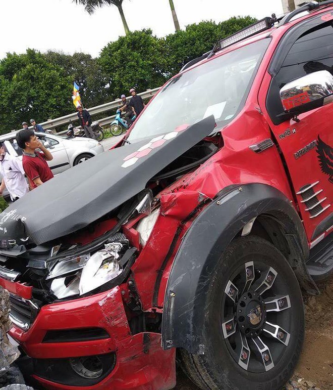 Biết tin vợ hờ đi vào khách sạn cùng người lạ, nam thanh niên mang súng đi đánh ghen - Ảnh 3.