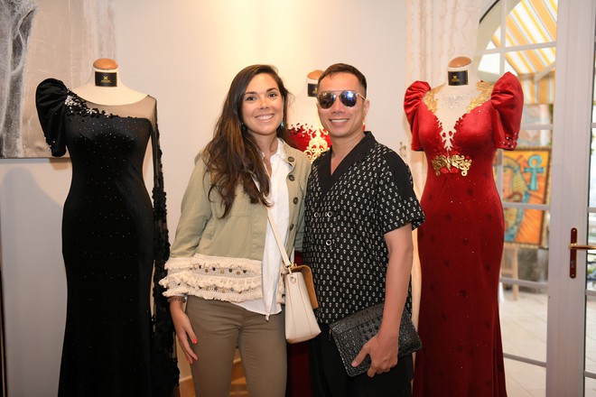 Minh tinh Pháp thích thú với đầm triệu đô của nhà thiết kế Việt - Ảnh 8.