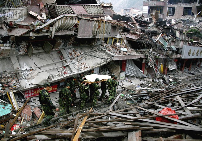 Những hình ảnh tang thương, không thể nào quên đối với người dân Tứ Xuyên trong cơn đại địa chấn 10 năm trước - Ảnh 10.