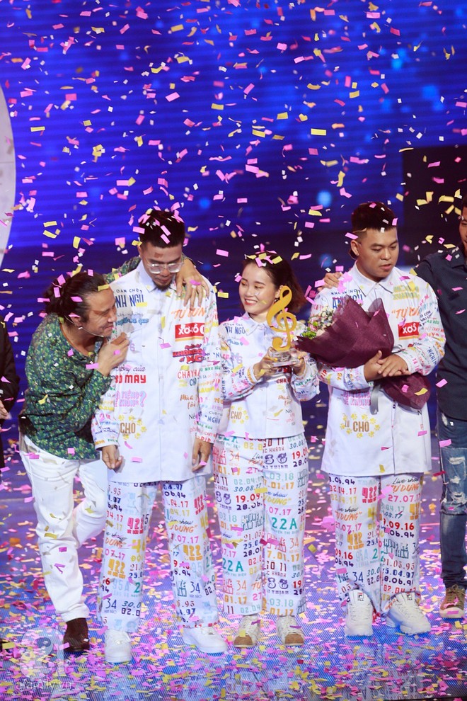 Vượt mặt học trò Hồ Hoài Anh, nhóm Lộn xộn trở thành Quán quân Sing my song 2018 - Ảnh 3. Vượt mặt học trò Hồ Hoài Anh, nhóm Lộn xộn trở thành Quán quân Sing my song 2018 - Ảnh 3.