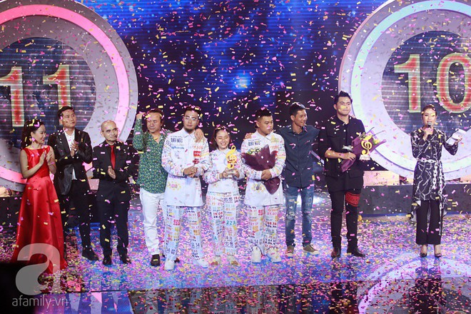 Vượt mặt học trò Hồ Hoài Anh, nhóm Lộn xộn trở thành Quán quân Sing my song 2018 - Ảnh 4. Vượt mặt học trò Hồ Hoài Anh, nhóm Lộn xộn trở thành Quán quân Sing my song 2018 - Ảnh 4.