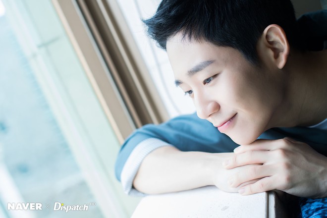 Dispatch tung bộ ảnh Jung Hae In: Đẳng cấp mỹ nam khiến chị đẹp mê mẩn là đây! - Ảnh 12.