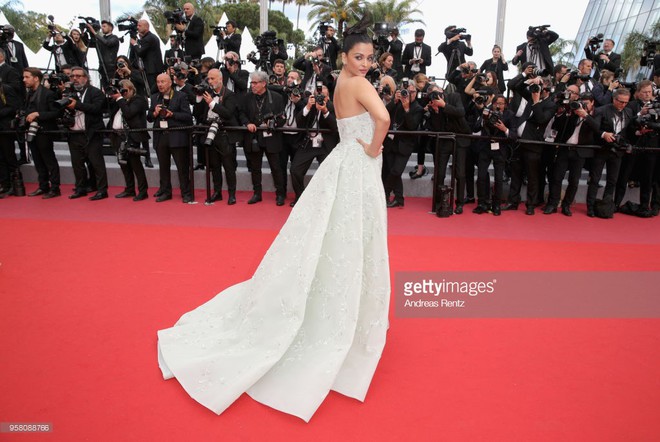 Chuyện lạ ở Cannes: Dàn sao Trung Quốc bất ngờ được khen ngợi vì sự xinh đẹp và thanh lịch trên thảm đỏ - Ảnh 10.