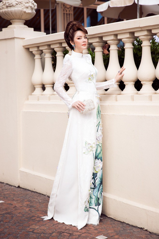 Lý Nhã Kỳ gây ấn tượng với tà áo dài Việt, hội ngộ Naomi Campbell tại LHP Cannes 2018 - Ảnh 2.