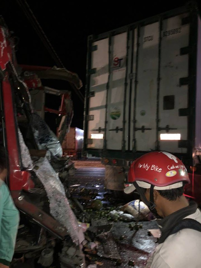 Ninh Thuận: Xe khách va chạm với xe container, ít nhất 12 người trọng thương - Ảnh 3.