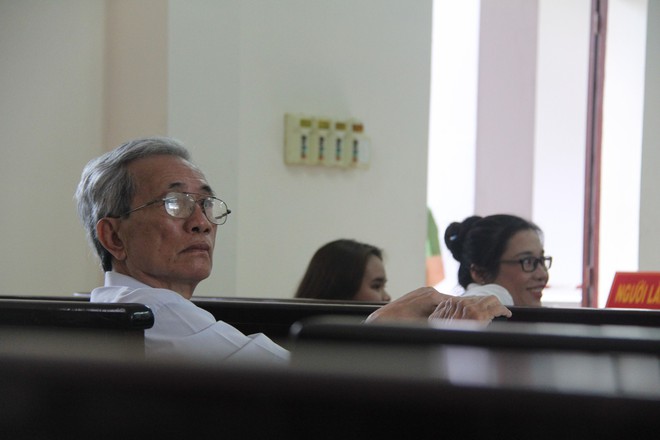 Chủ tọa phiên tòa xét xử phúc thẩm Nguyễn Khắc Thủy bị tạm đình chỉ công tác để điều tra - Ảnh 2.