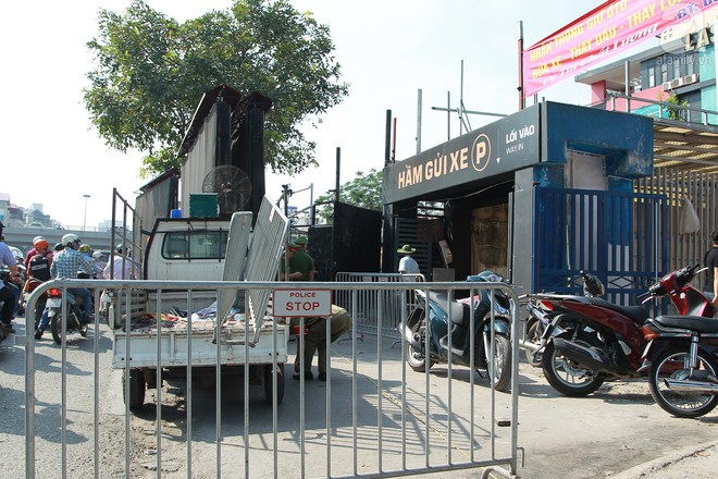 Hà Nội: Bắt đầu cưỡng chế 42 cơ sở kinh doanh trên mặt đường Nguyễn Khánh Toàn - Ảnh 14.