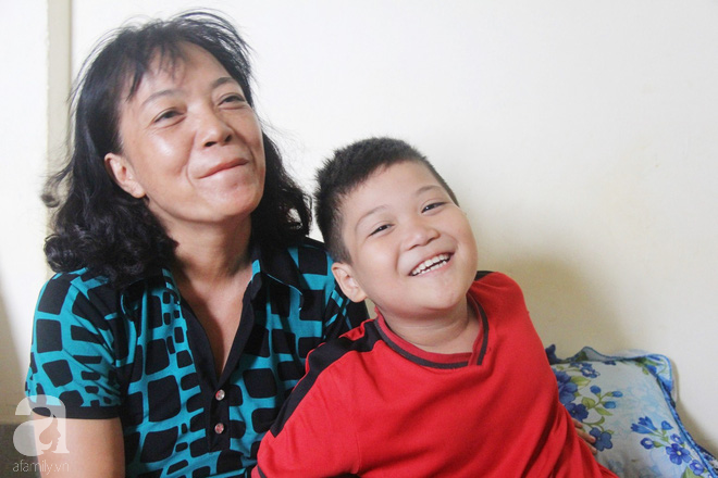 Vượt 1.000km từ Sài Gòn ra Huế để gặp lại con trai 8 tuổi mất tích, người mẹ vỡ òa hạnh phúc khi nhìn thấy con được bình an - Ảnh 5.