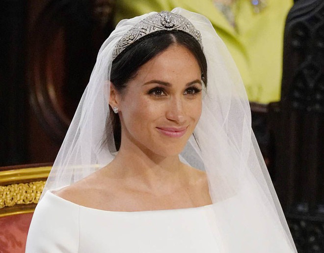 Meghan Markle quá xinh đẹp, nhưng không phải ai cũng biết bí mật về chiếc vương miện mà cô đội hôm nay - Ảnh 1.