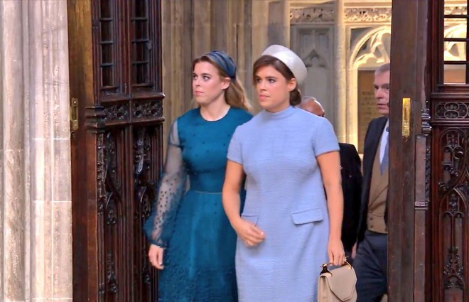 2 nàng Công chúa hay làm màu được mong chờ nhất tại đám cưới Hoàng gia lại gây thất vọng toàn tập vì… đội mũ quá bình thường - Ảnh 6.