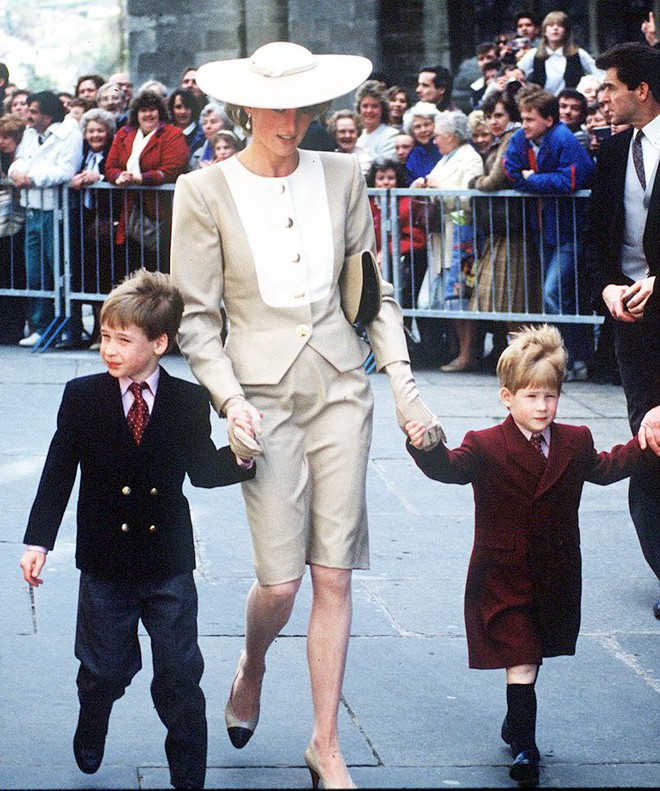 Quy tắc đội mũ tại đám cưới Hoàng gia đã được công nương Diana tuân thủ tinh tế như thế nào? - Ảnh 3.