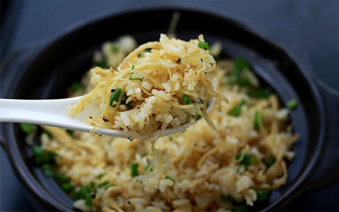 Chia sẻ bạn trai được bố mẹ cưng như trứng mỏng, thịt gà phải xé cho ăn, cô nàng được chị em chúc mừng: Lấy về đỡ phải đẻ  - Ảnh 2.