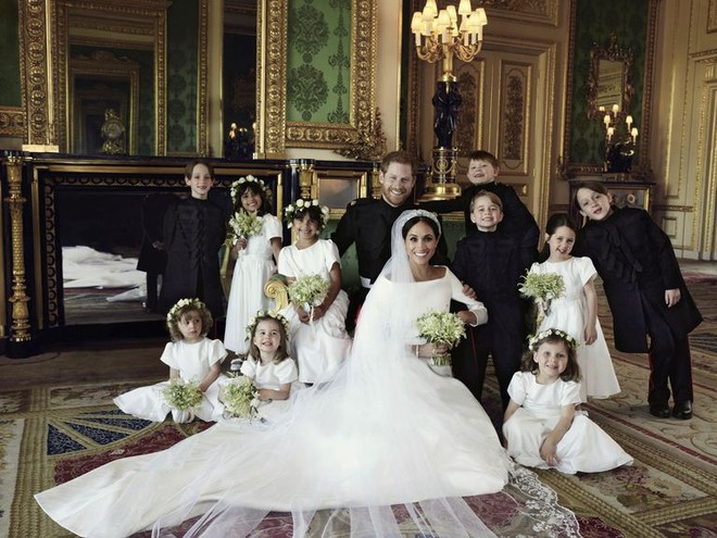 Bức ảnh cưới của Hoàng tử Harry và Meghan Makle có chi tiết đặc biệt, ai rất tinh ý mới phát hiện ra - Ảnh 1.