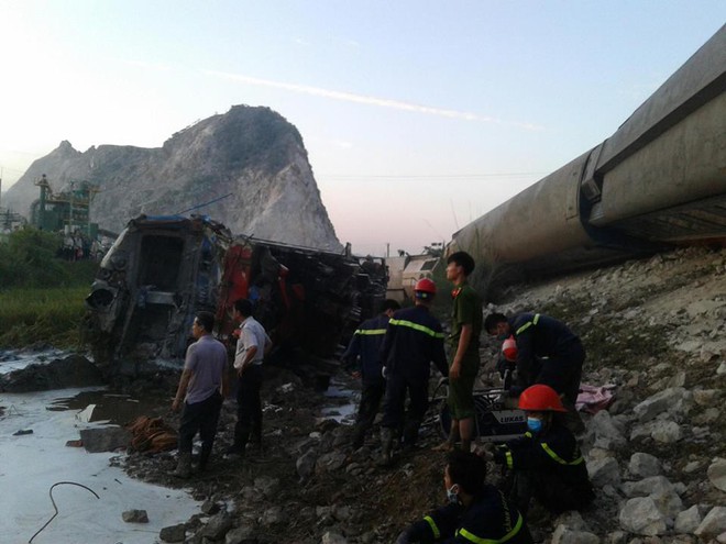 Vụ tai nạn lật tàu hỏa ở Thanh Hóa: Người thân vẫn chưa dám thông báo cho 2 con của lái tàu tử vong - Ảnh 4.