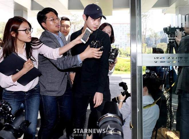 Đàn em của Song Joong Ki hầu tòa vì hành vi dùng dao đe dọa, quấy rối tình dục đồng nghiệp nữ - Ảnh 3.