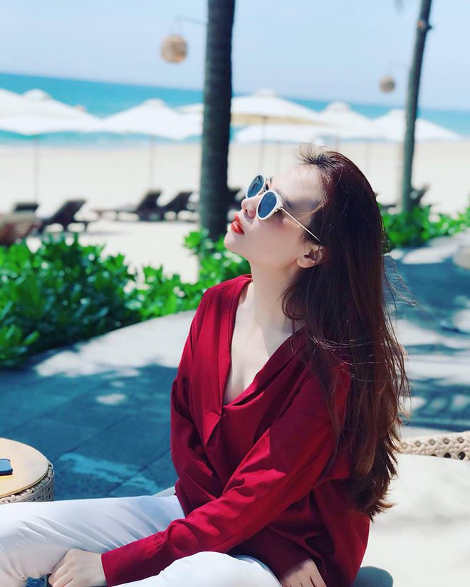 Street style tuần này ngược đời ở chỗ: Kỳ Duyên sexy táo bạo, Ngọc Trinh lại kín đáo nhẹ nhàng - Ảnh 16.