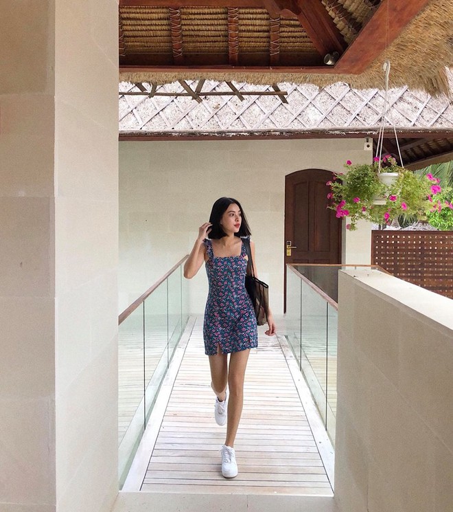 Street style tuần này ngược đời ở chỗ: Kỳ Duyên sexy táo bạo, Ngọc Trinh lại kín đáo nhẹ nhàng - Ảnh 18.