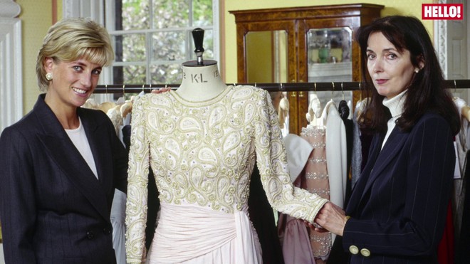 Bộ sưu tập thời trang từ hoa tuyệt đẹp của các nhà thiết kế Hoàng gia Anh - Ảnh 1.