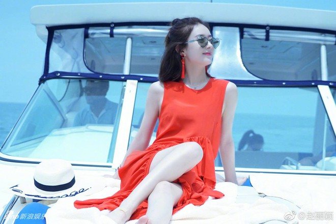 Giữa ồn ào quay quảng cáo nhờ người đóng thế, Hoa Thiên Cốt Triệu Lệ Dĩnh lần đầu khoe ảnh diện bikini gợi cảm - Ảnh 3. Giữa ồn ào quay quảng cáo nhờ người đóng thế, Hoa Thiên Cốt Triệu Lệ Dĩnh lần đầu khoe ảnh diện bikini gợi cảm - Ảnh 3.