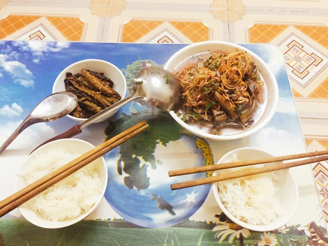 Nấu mâm cơm đủ món mặn, món xào, nàng dâu vẫn bị mẹ chồng chê nhìn chẳng có gì để gắp - Ảnh 4.