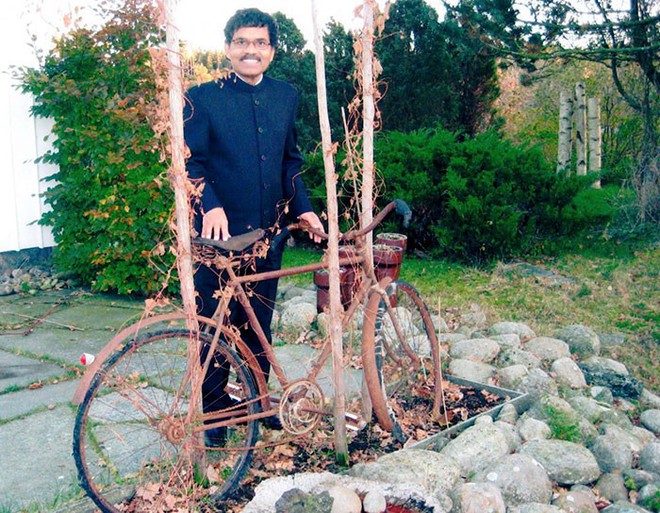 Người đàn ông bán sạch tài sản, vượt gần 10.000km bằng xe đạp để đi theo tiếng gọi của tình yêu, không ai ngờ đây là kết quả - Ảnh 4.