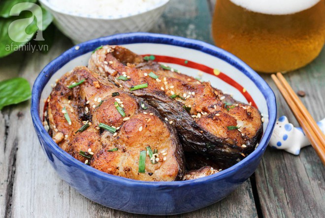 Từ khi bất ngờ tìm ra bí quyết chiên cá giòn ngon cả nhà đều phải phục tôi sát đất - Ảnh 1.