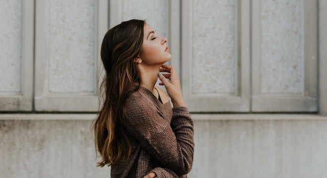 Dầu thừa tiết quá nhiều trên da mặt có thể tiết lộ nhiều điều liên quan đến sức khỏe của chúng ta - Ảnh 1. Dầu thừa tiết quá nhiều trên da mặt có thể tiết lộ nhiều điều liên quan đến sức khỏe của chúng ta - Ảnh 1.